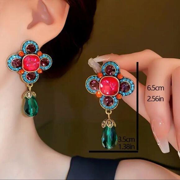 18K Gold Plated Vintage Style Flower Rhinestone Dangle Earring NWT - Picture 2 of 6